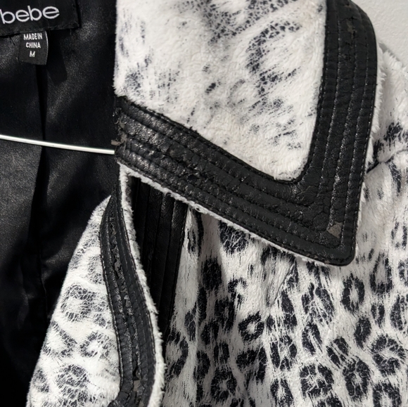 Bebe Snow Leopard Trench Coat - US M - Picture 16 of 16